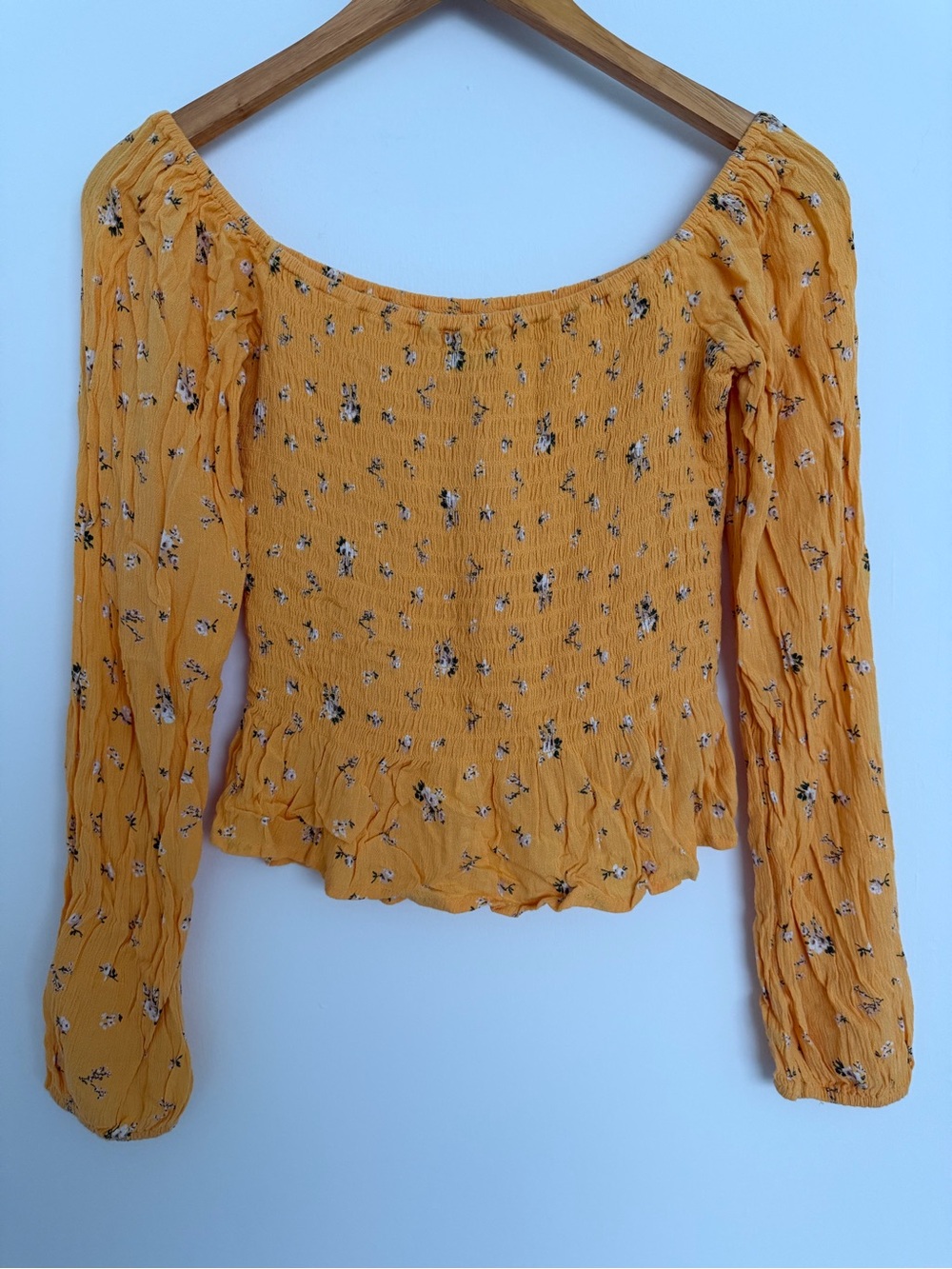 Mustard Floral print crop top Smocked Long-Sleeve Cottagecore Hollister size M